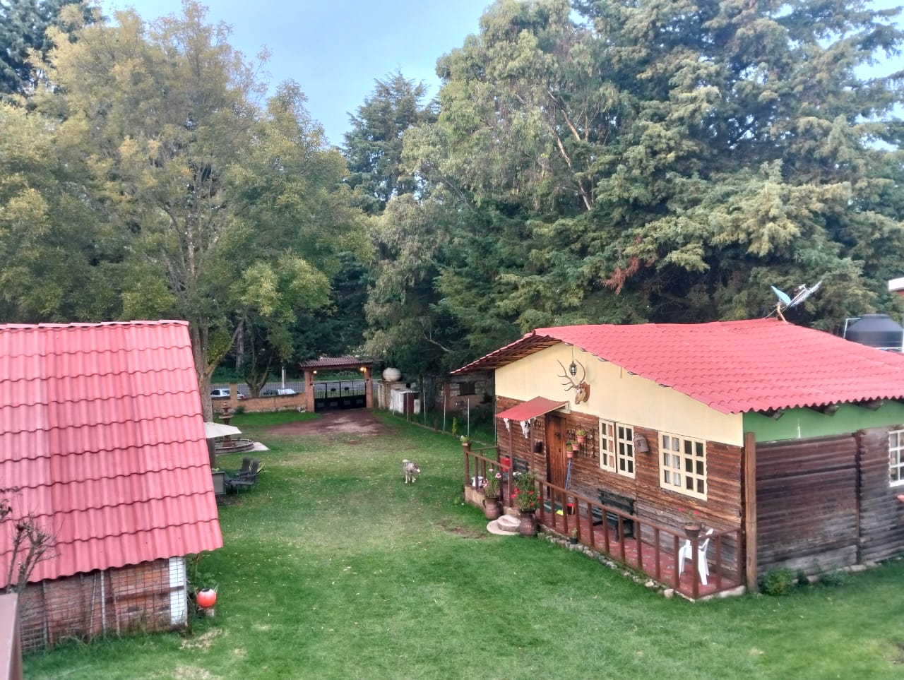Vista exterior de una de las cabañas