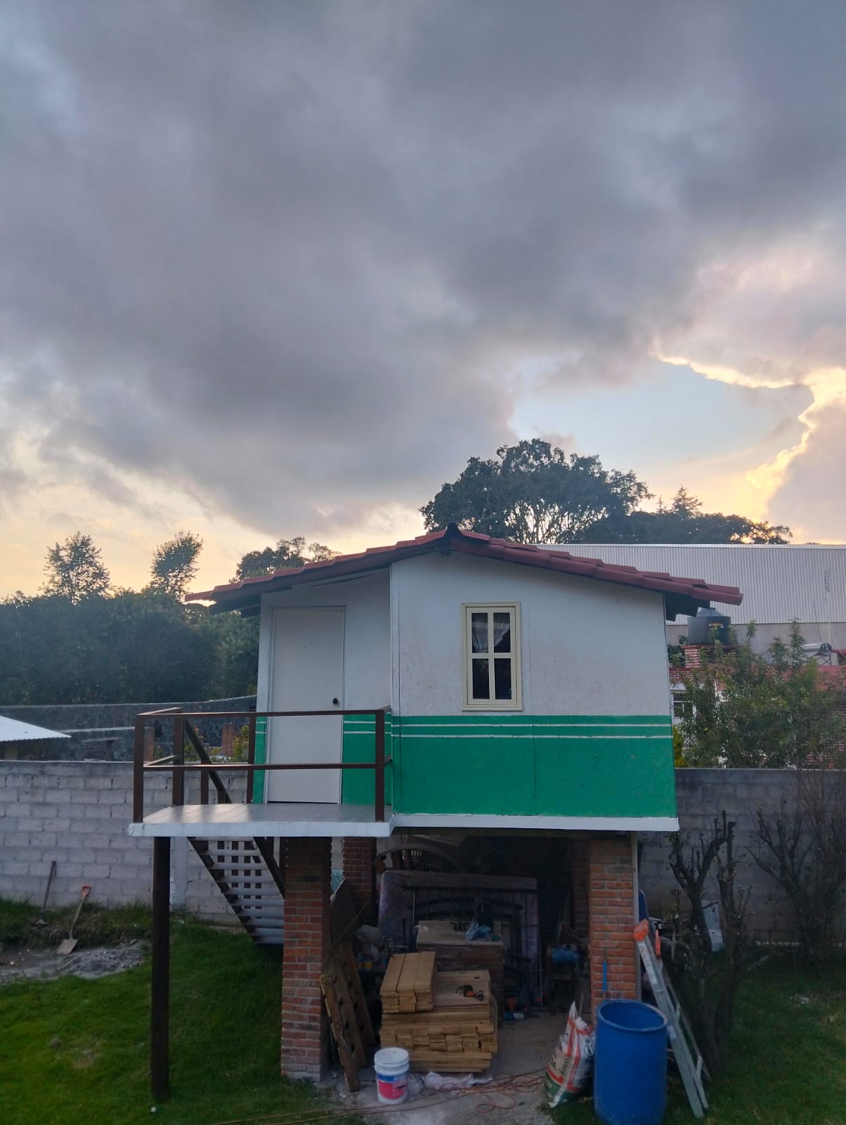 Vista de una cabaña elevada
